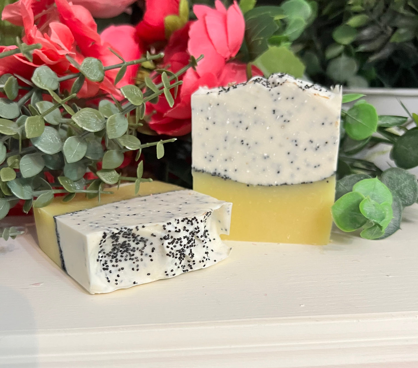 Lemon poppyseed exfoliating soap bar