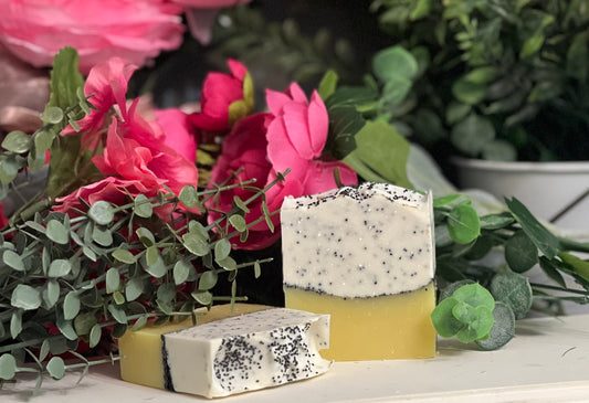 Lemon poppyseed exfoliating soap bar